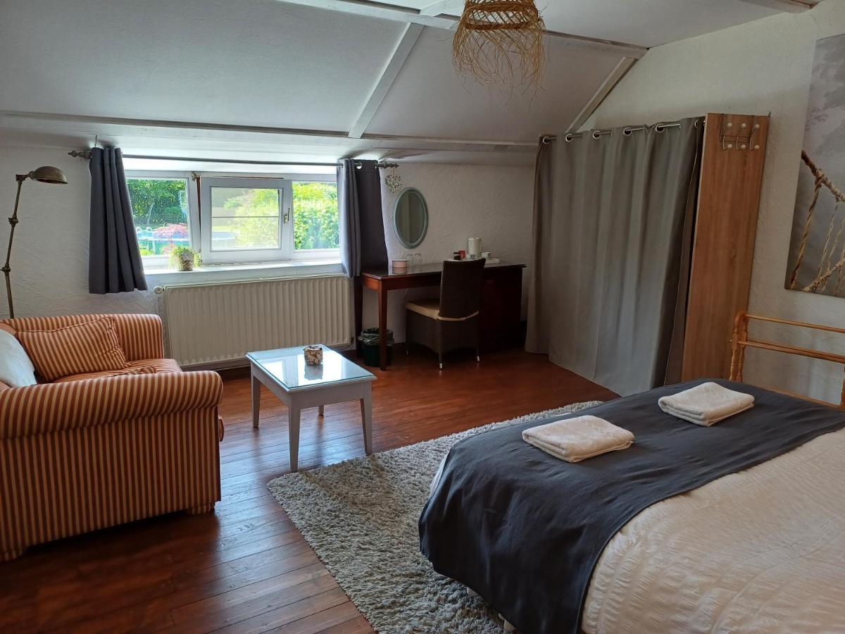 Les Gabelous - Chambre D'Hotes - Viroinval Dourbes エクステリア 写真