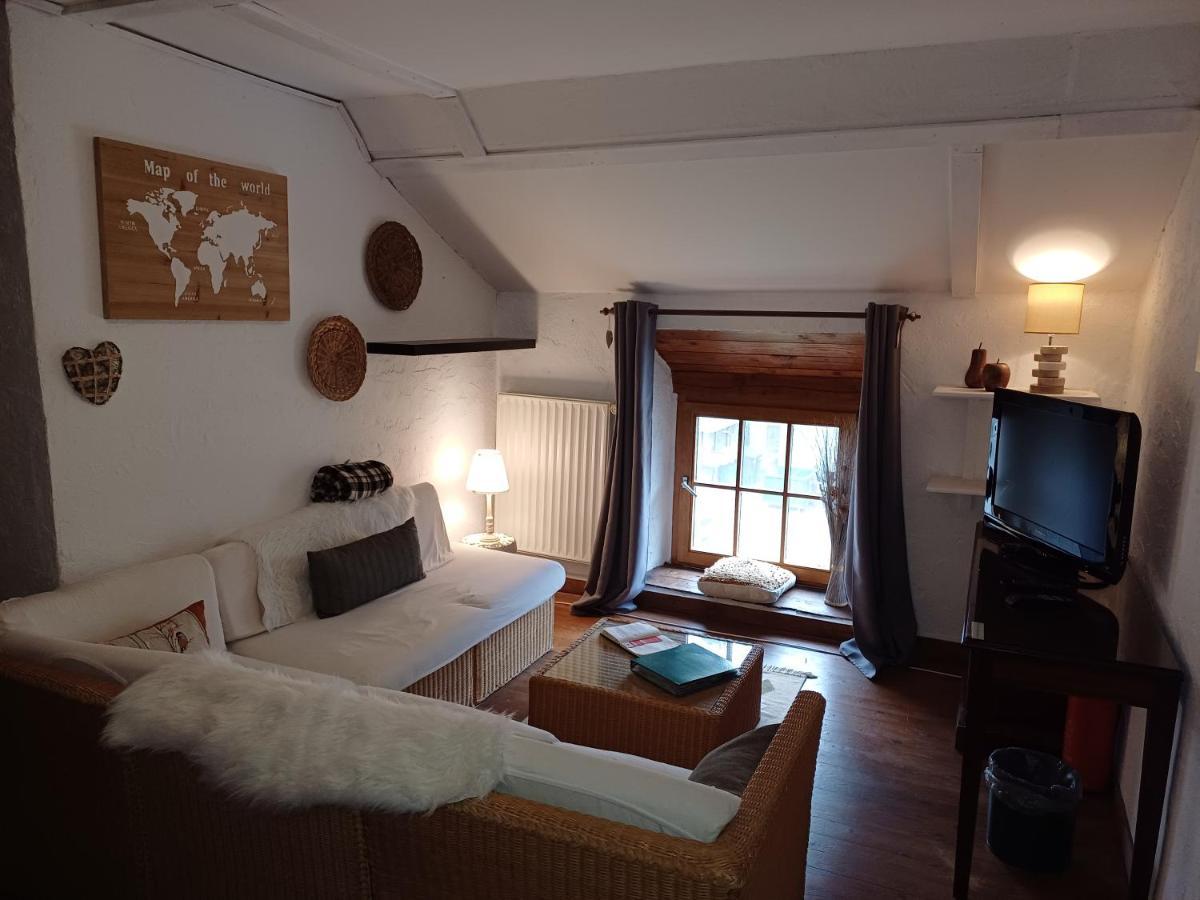 Les Gabelous - Chambre D'Hotes - Viroinval Dourbes エクステリア 写真